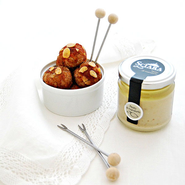 polpettine con pesto di mandorla sciara