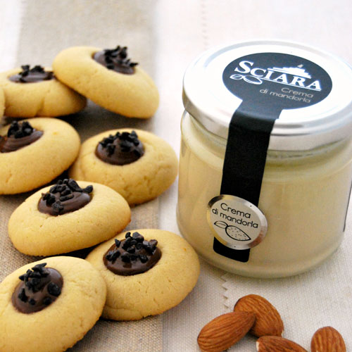 Mandorlotti, biscotti alla mandorla e cioccolato fondente