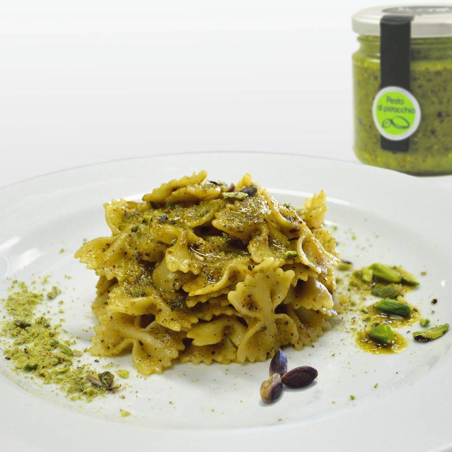 farfalle al pesto di pistacchio Sciara