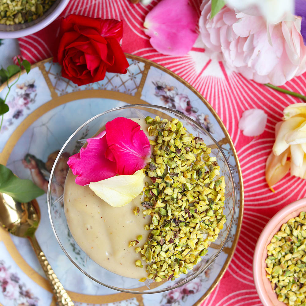 dolce di pasticceria con granella di pistacchio Sciara Bronte